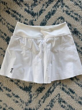 ON RUNNING White Court Skirt Skort